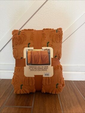 Costco faux fur Halloween fall throw pumpkin